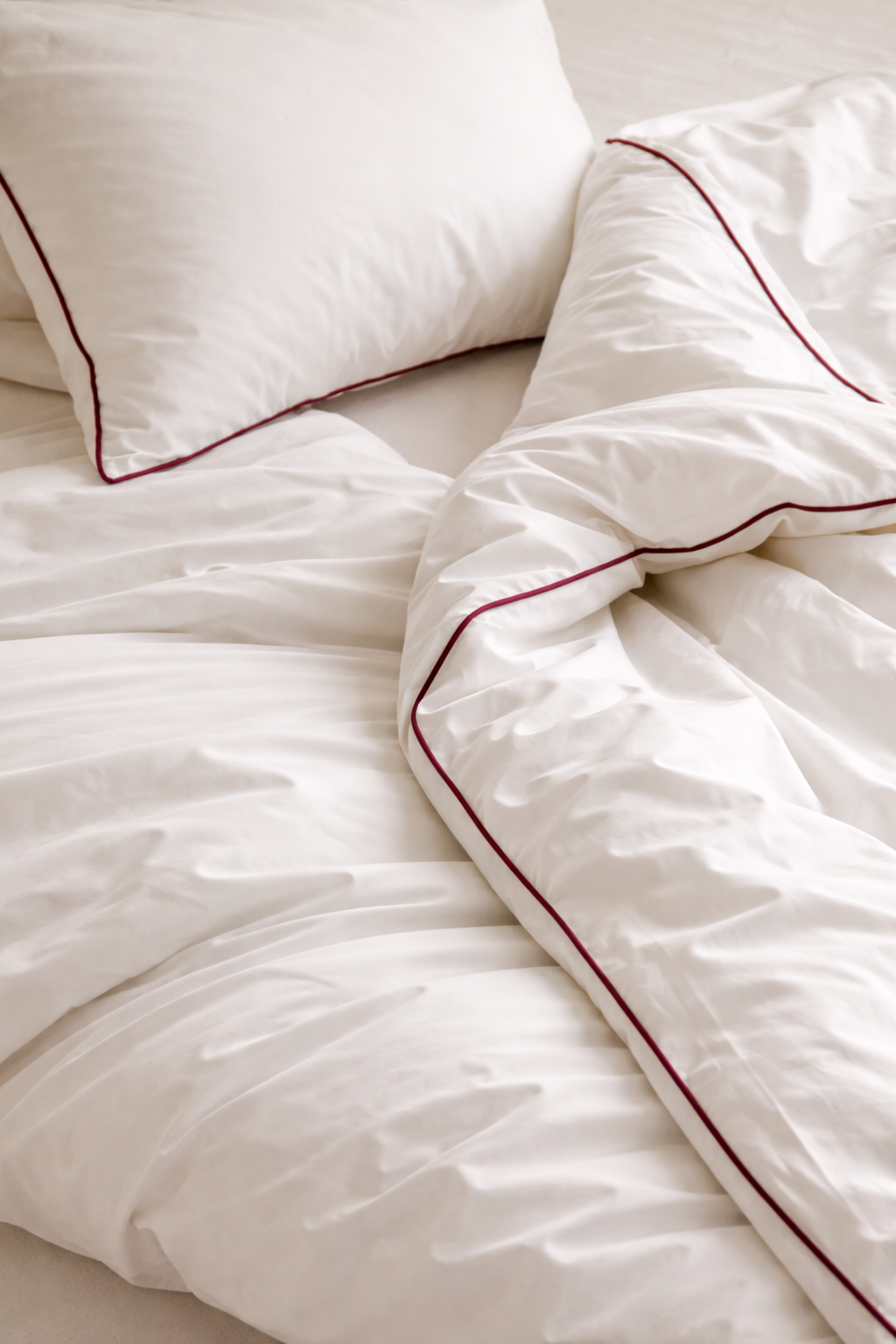 450 TC Luxe Piped Pillow Case